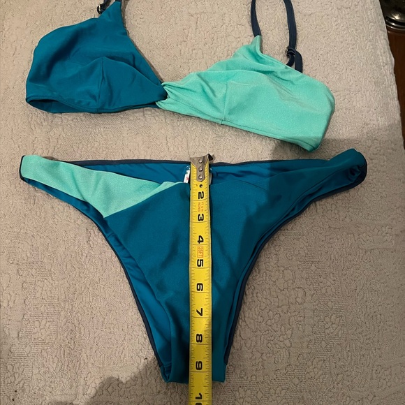 Mink Pink Never Worn - new without tags two tone blue bikini w/adjustable straps - Picture 8 of 9